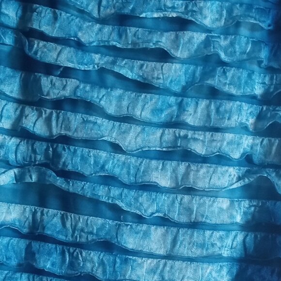 Sleeveless Blue Summer Frizzy Top - Picture 2 of 2